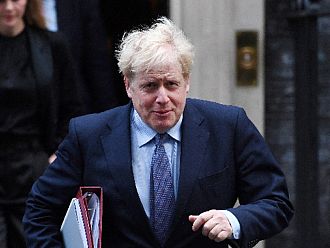 Борис Джонсън ще обяви днес план за справяне с пандемията за зимния период