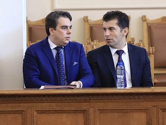 Петков няма да ходи до Букурещ, имал друга работа. Чака от КС да кажат, че е прав