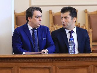 Петков и Василев обявяват листите си до седмица: Не сме месии!