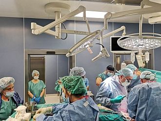 Лекари присадиха черен дроб на 41-годишен мъж във ВМА