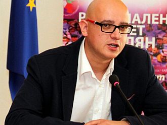 Работодатели принуждават служители да се ваксинират