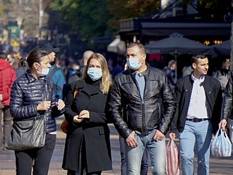 Допълнителни противоепидемични мерки влизат в сила в някои общини