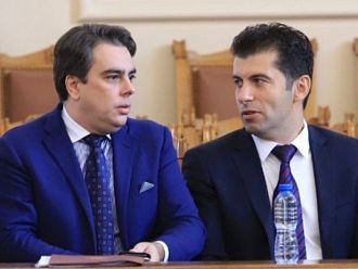 Какво целят САЩ с подкрепата за Кирил Петков и Асен Василев?