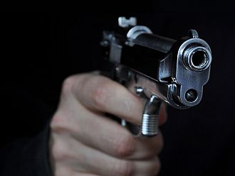 Жена e простреляна във фризьорски салон от бившия си съпруг