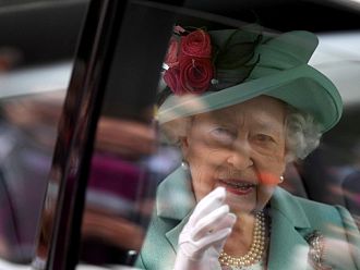 Елизабет II влезе за кратко в болница