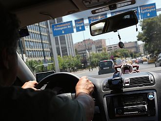 Атина въвежда ограничения за движението на автомобили
