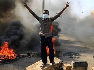 В Судан направиха държавен преврат като спряха телефоните и интернет
