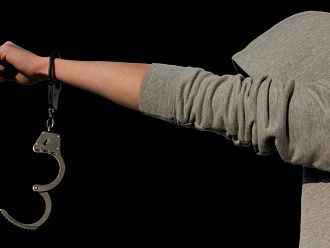 Откриха наркотици в жилището, в което стана инцидентът с Денис Теофиков