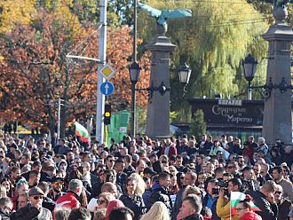 Протести срещу зеления сертификат блокираха цялата страна