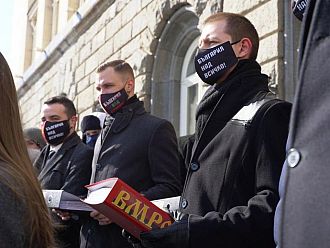 ВМРО внесе близо 8 000 подписа в ЦИК