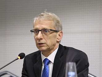 Денков: Сондирам възможностите новата учебна година да започне в първия понеделник на септември