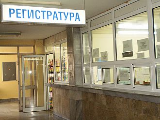 Над 400 пациенти преминават през столичните поликлиники с COVID-19 кабинети всеки ден