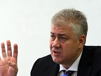 Проф. Балтов: Лекуваме последствията от неразумното поведение на хората