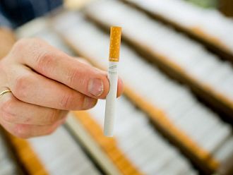 Правителството вдига акциза на цигарите